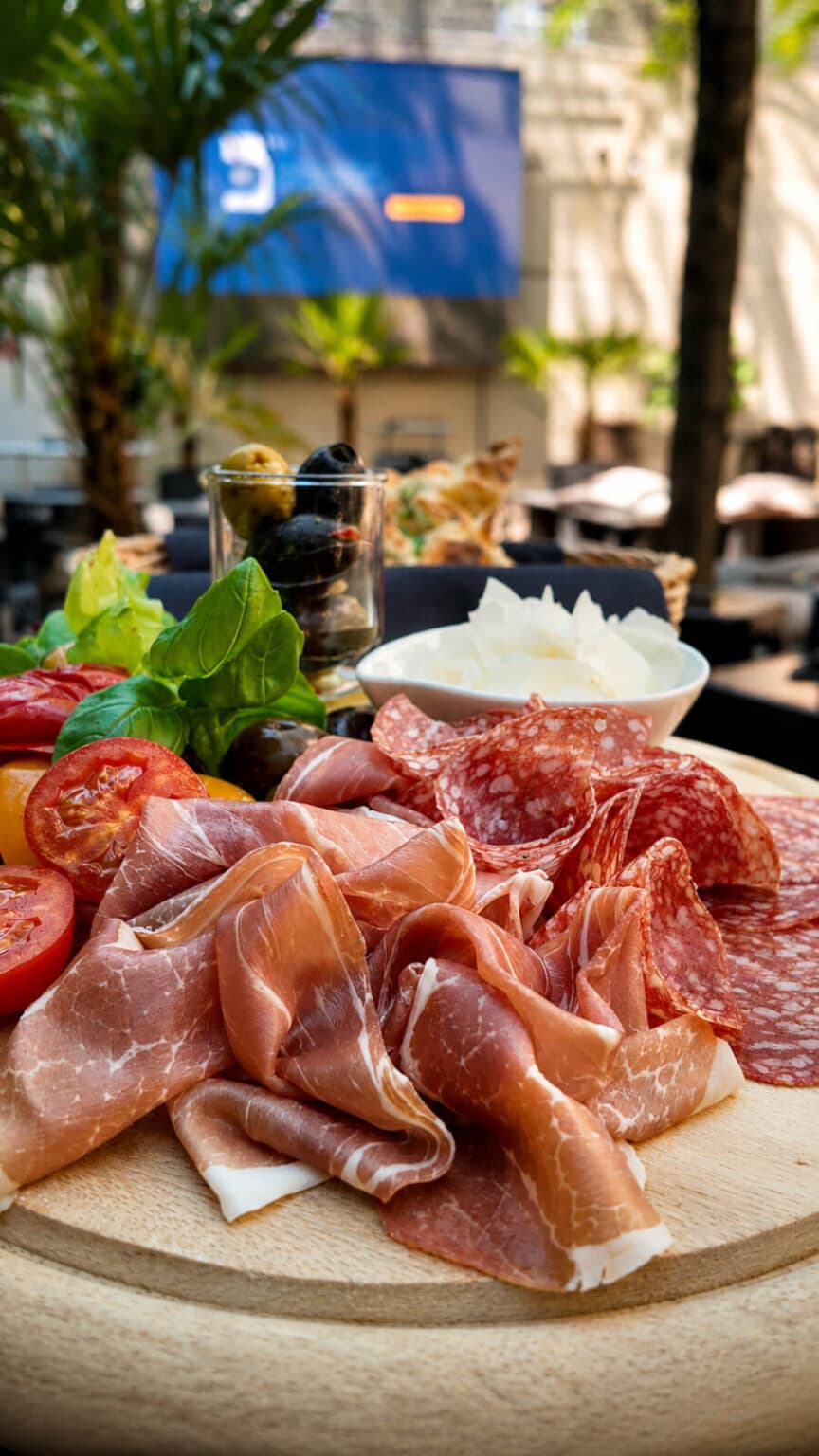 Impression aus der Palmen Garten Bar