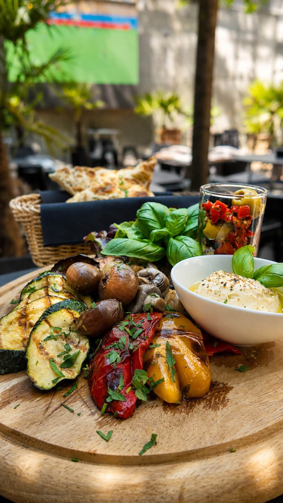 Impression aus der Palmen Garten Bar